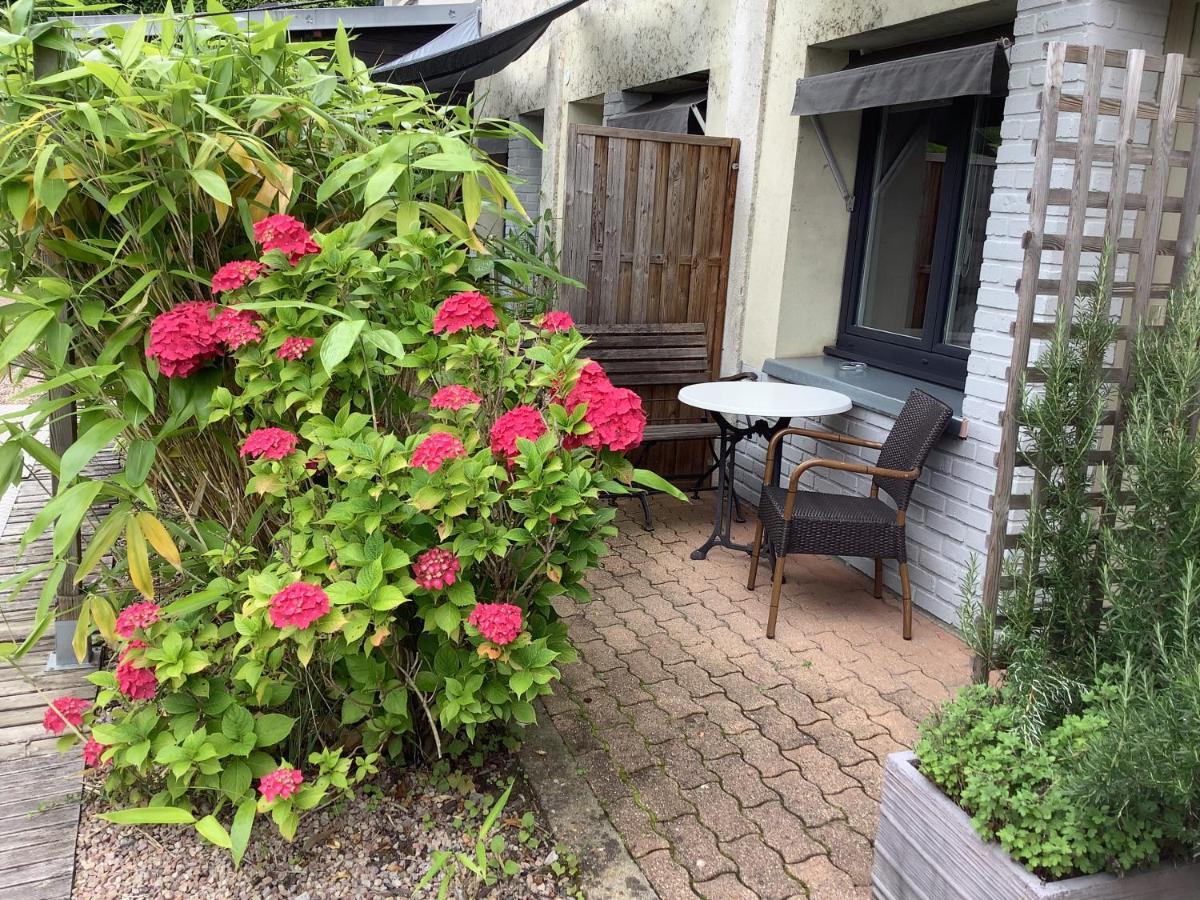 Hotel Monet La Rivière-Saint-Sauveur Exterior photo